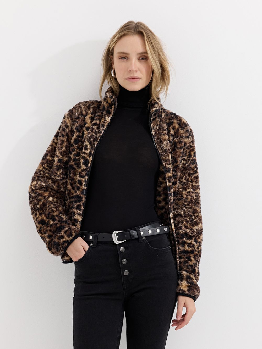 סווטשירט פרוותי עם רוכסן וצאורון