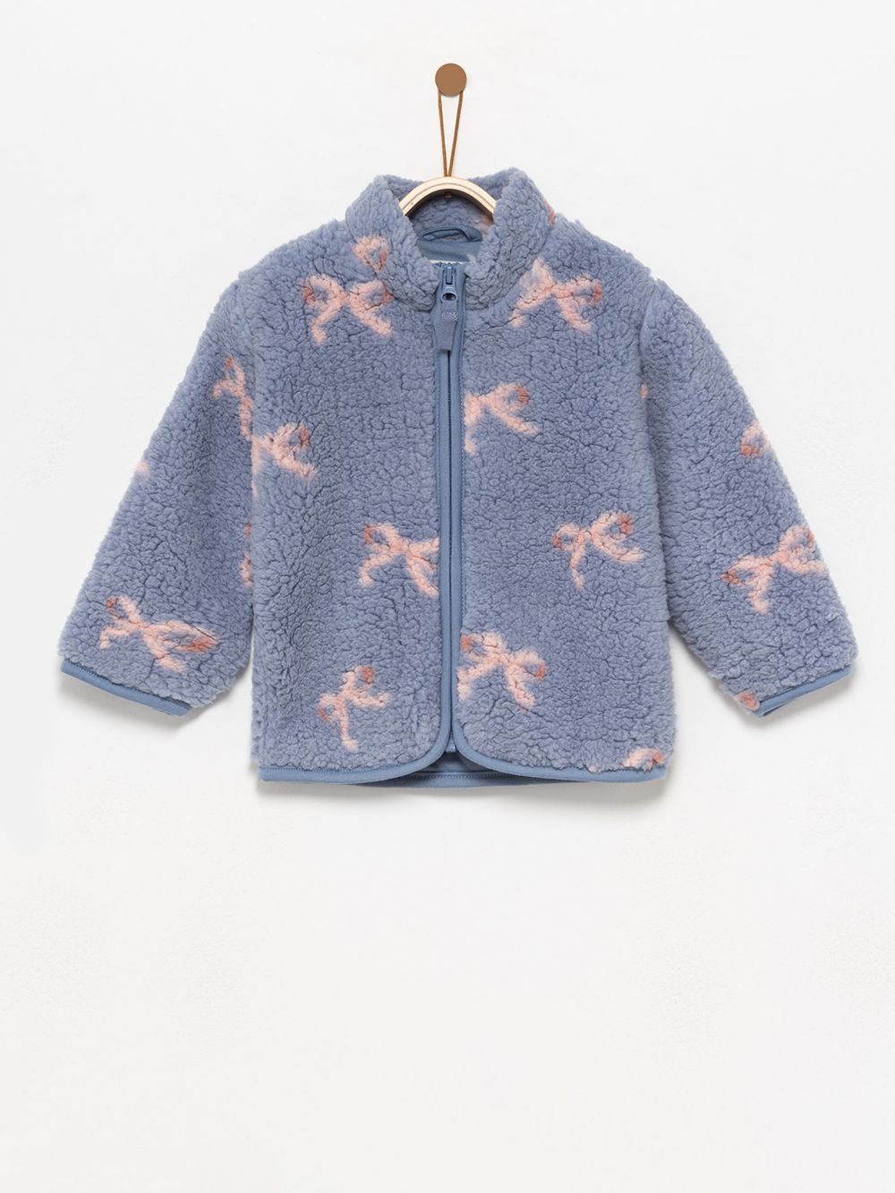 ג’קט פרוותי