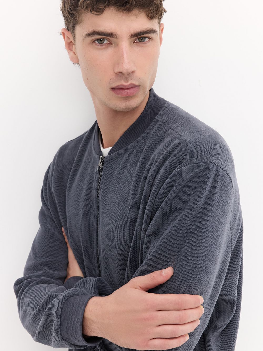 ג׳קט בומבר עם טקסטורה