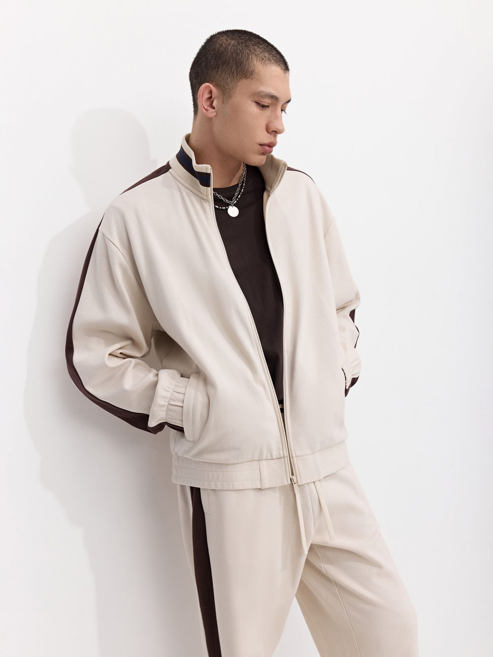 ג’קט במראה ספורטיבי