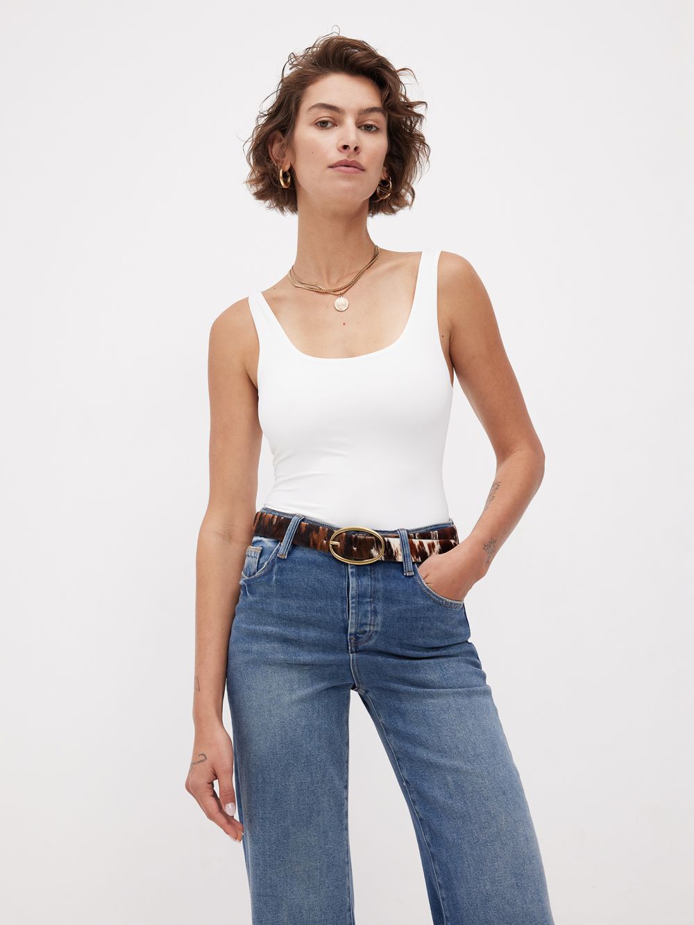 בגד גוף מחשוף עגול