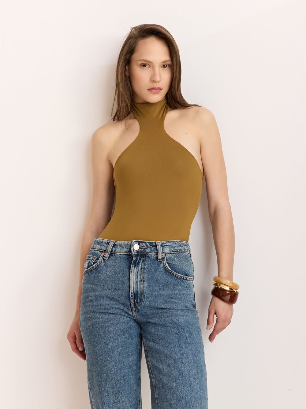 בגד גוף עם צווארון קולר