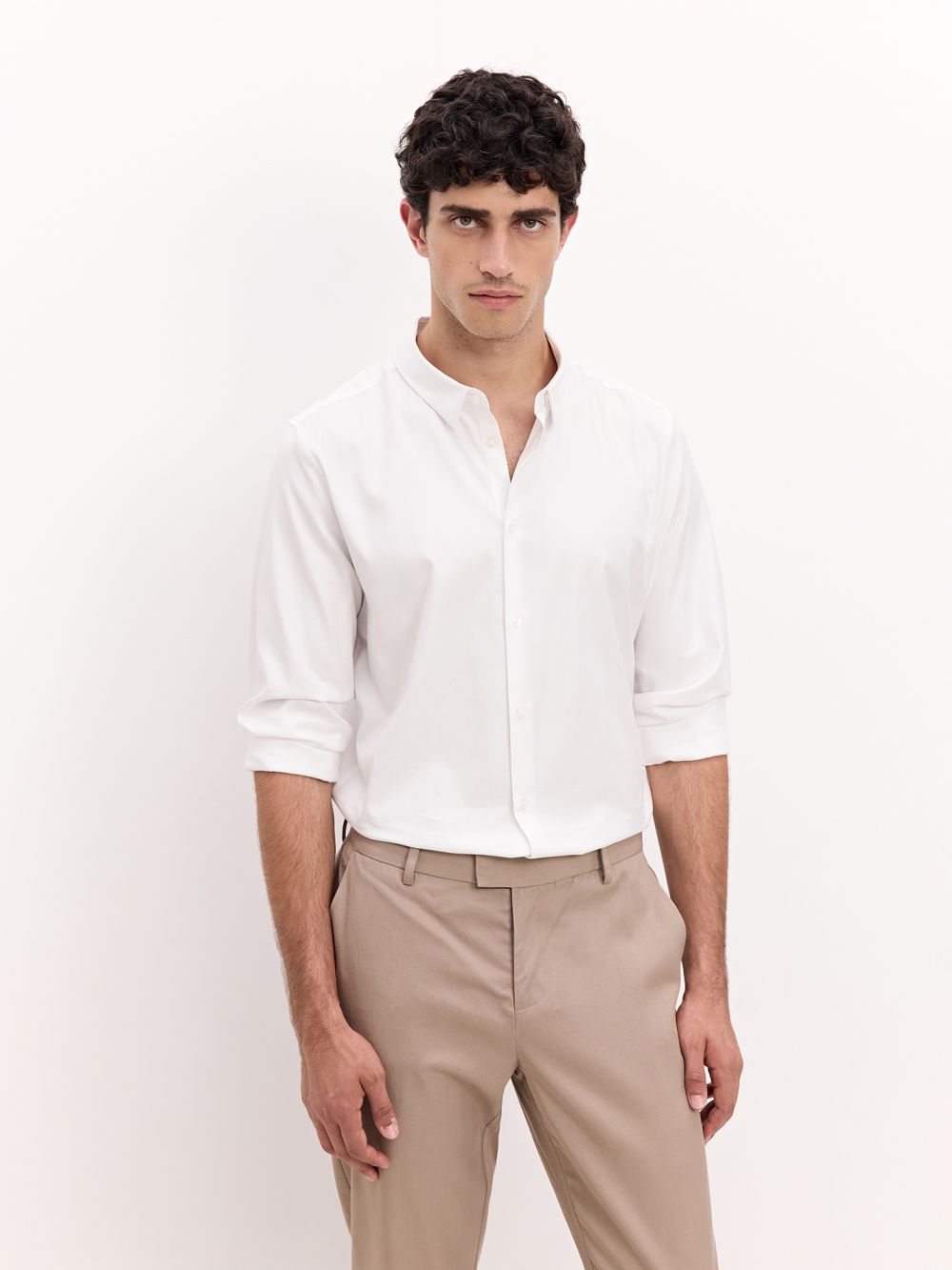 חולצה מכופתרת בגזרת סלים