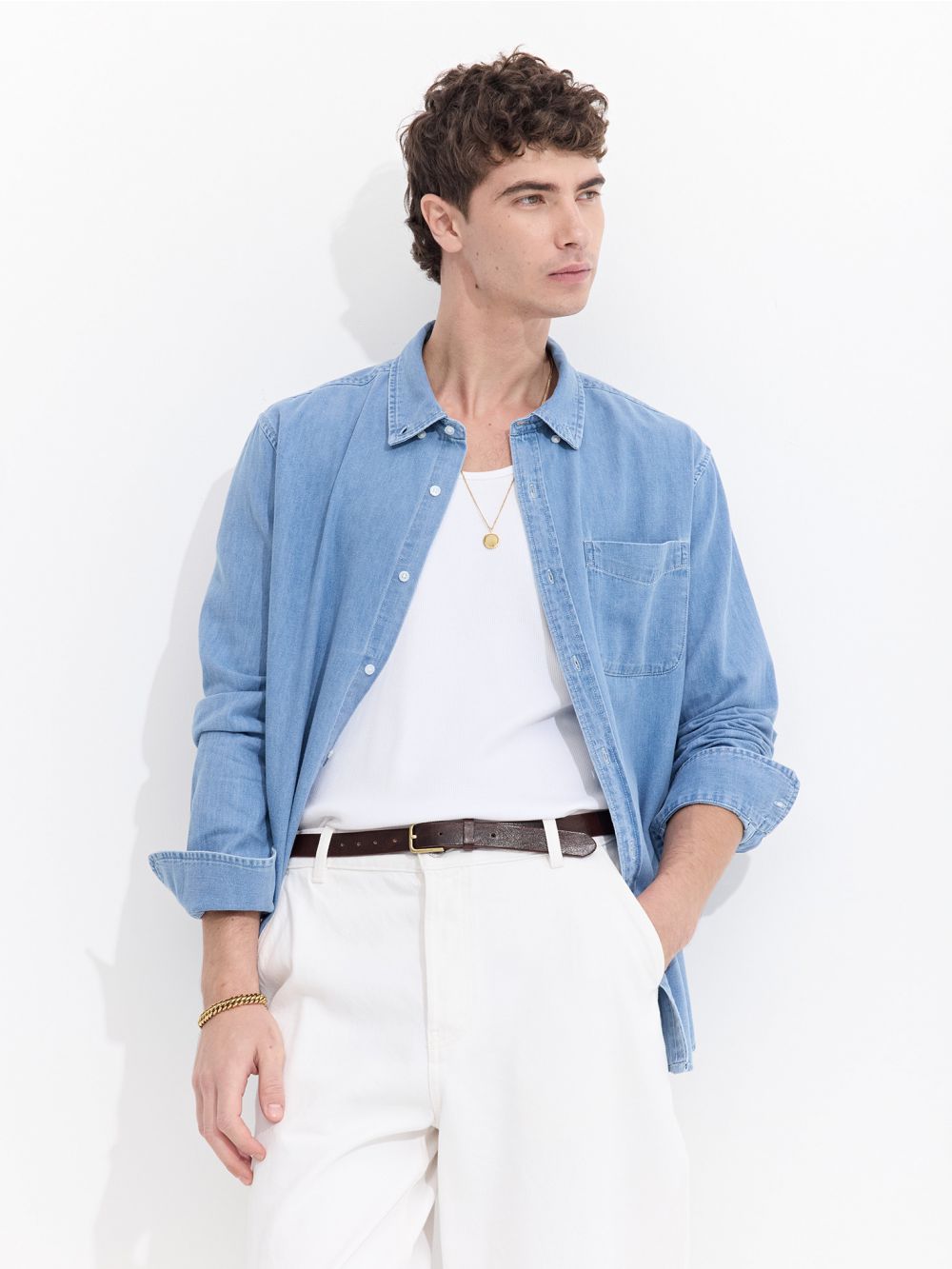 חולצת ג׳ינס מכופתרת