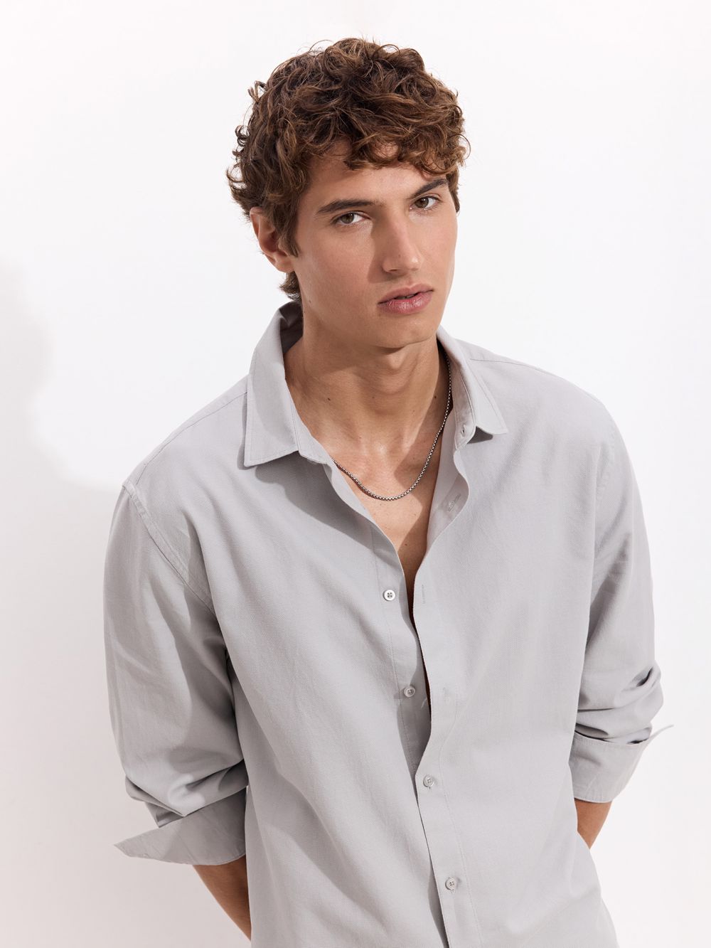 חולצת טקסטורה מכופתרת REGULAR FIT