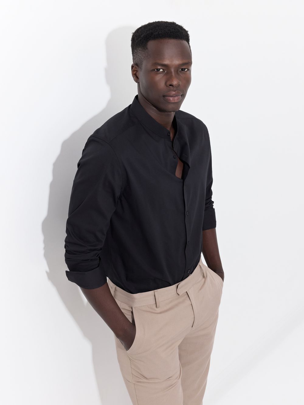 חולצה בגזרת סופר סלים