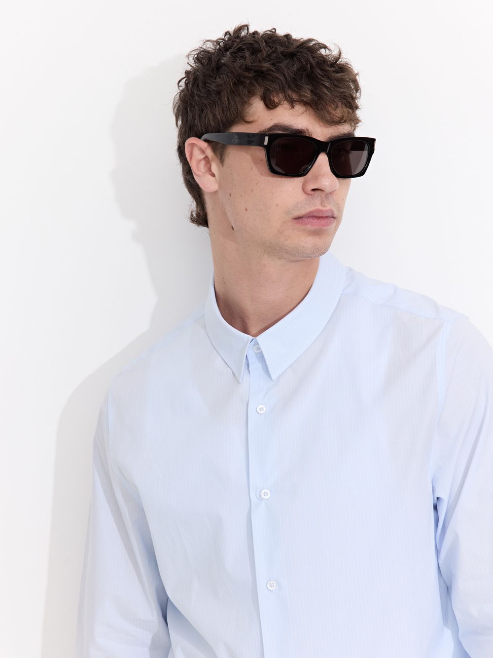 חולצה מכופתרת עם פסים