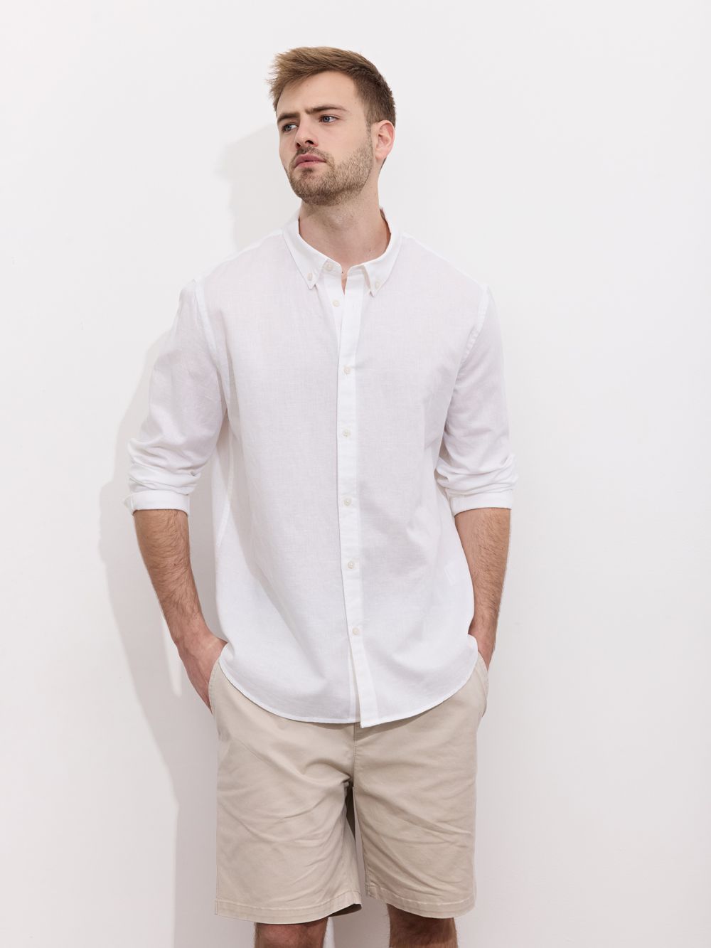 חולצה מכופתרת שטופה  מתערובת פשתן