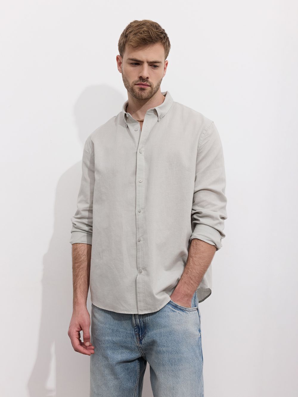 חולצה מכופתרת שטופה  מתערובת פשתן