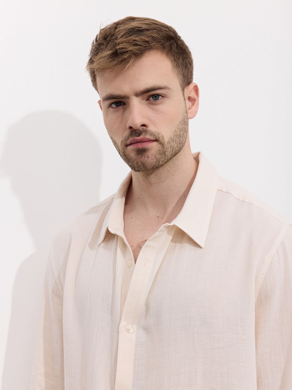 חולצה מכופתרת ארוכה עם טקסטורה