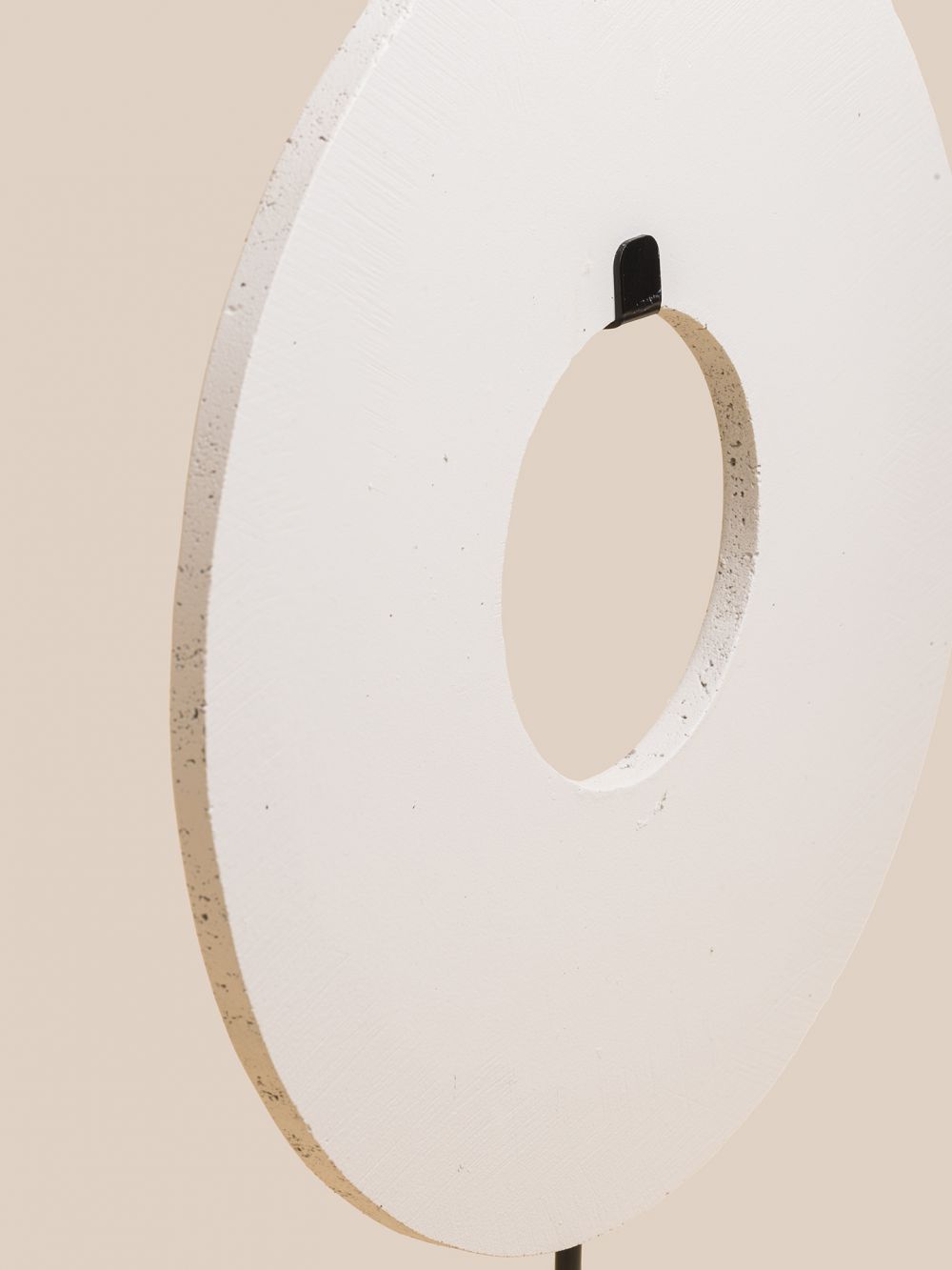 פסל עיגול על רגל 36.5CM