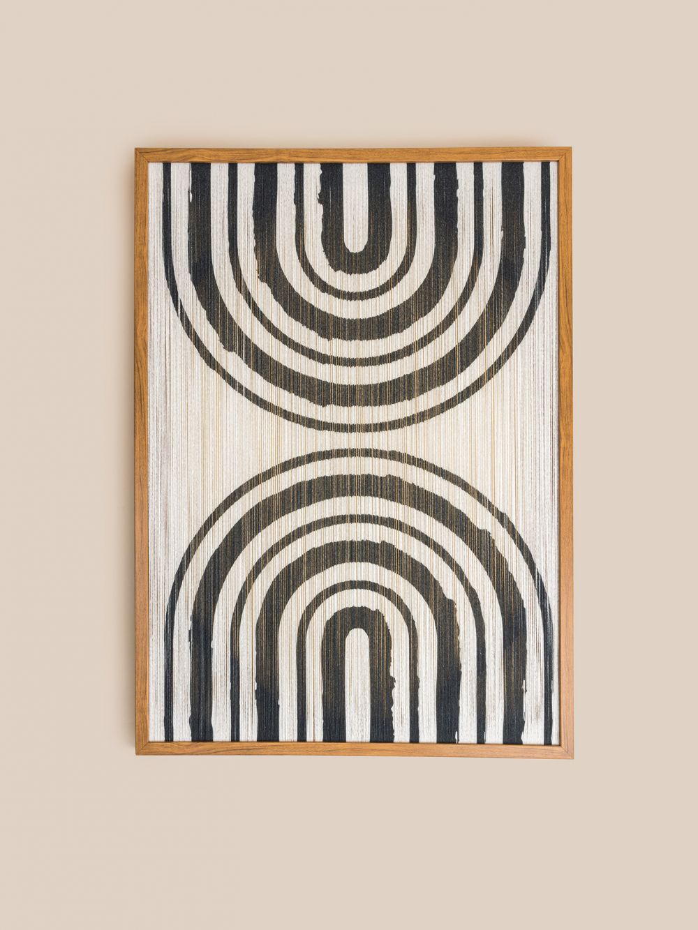 תמונה עם מסגרת עץ קשתות