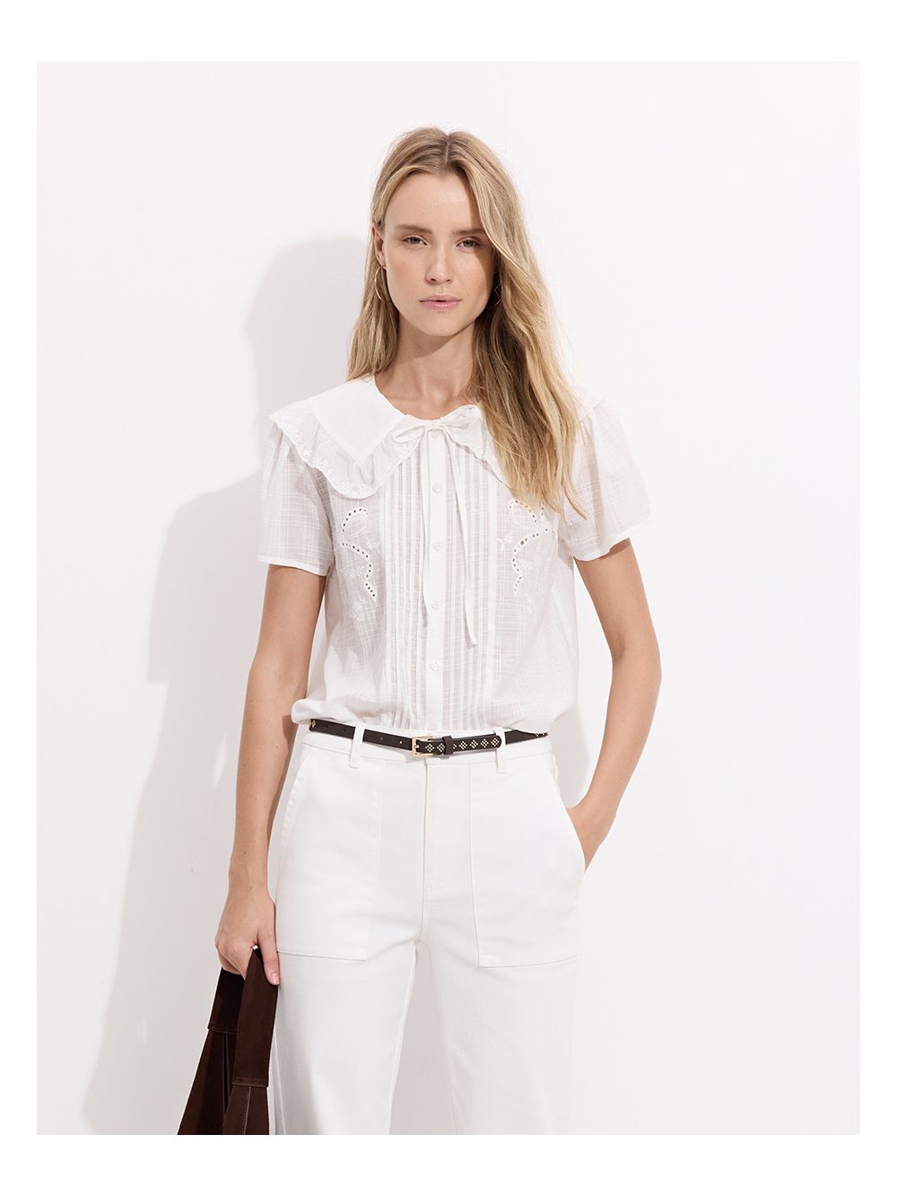 חולצה מכופתרת וצאוורון מקושט