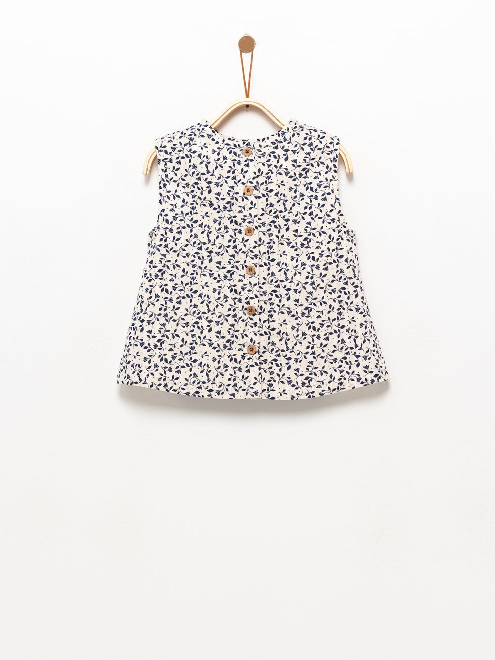 חולצה עם הדפס פרחוני