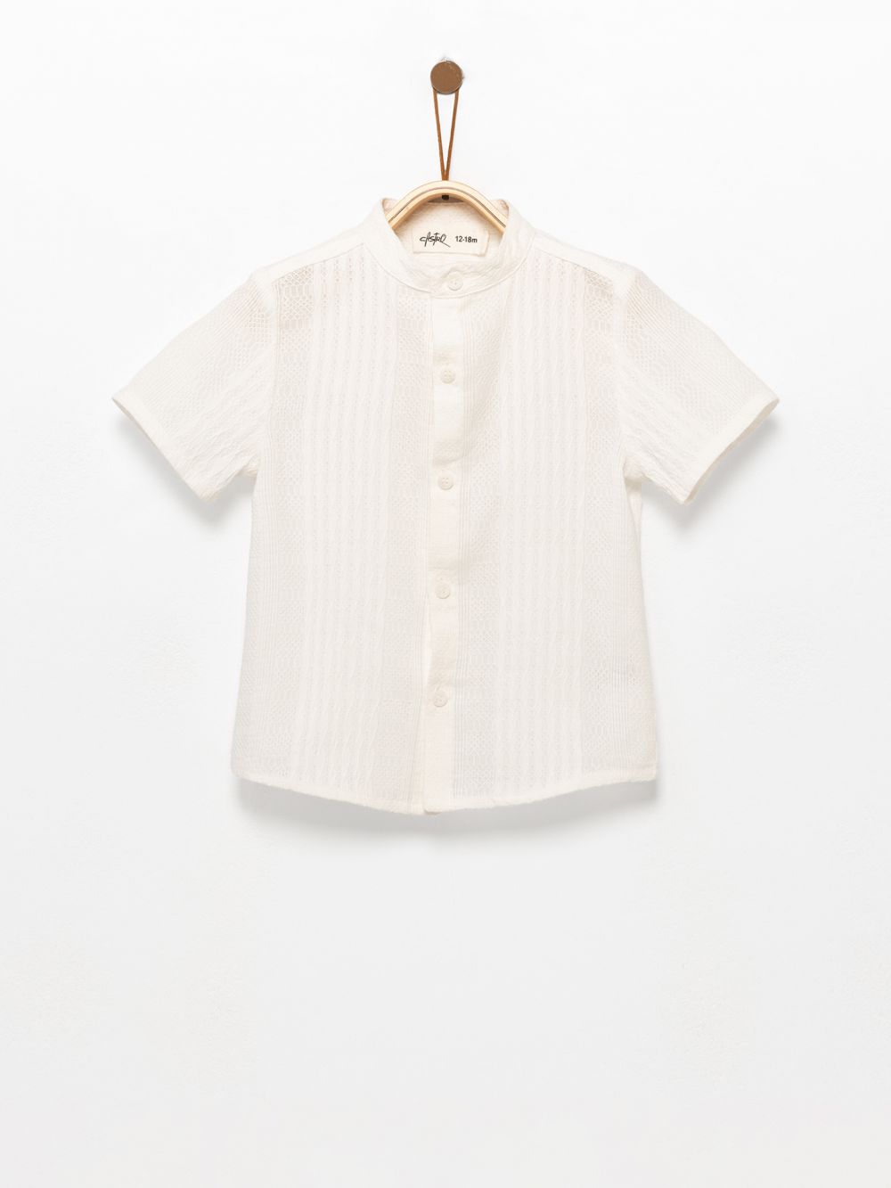 חולצה מכופתרת