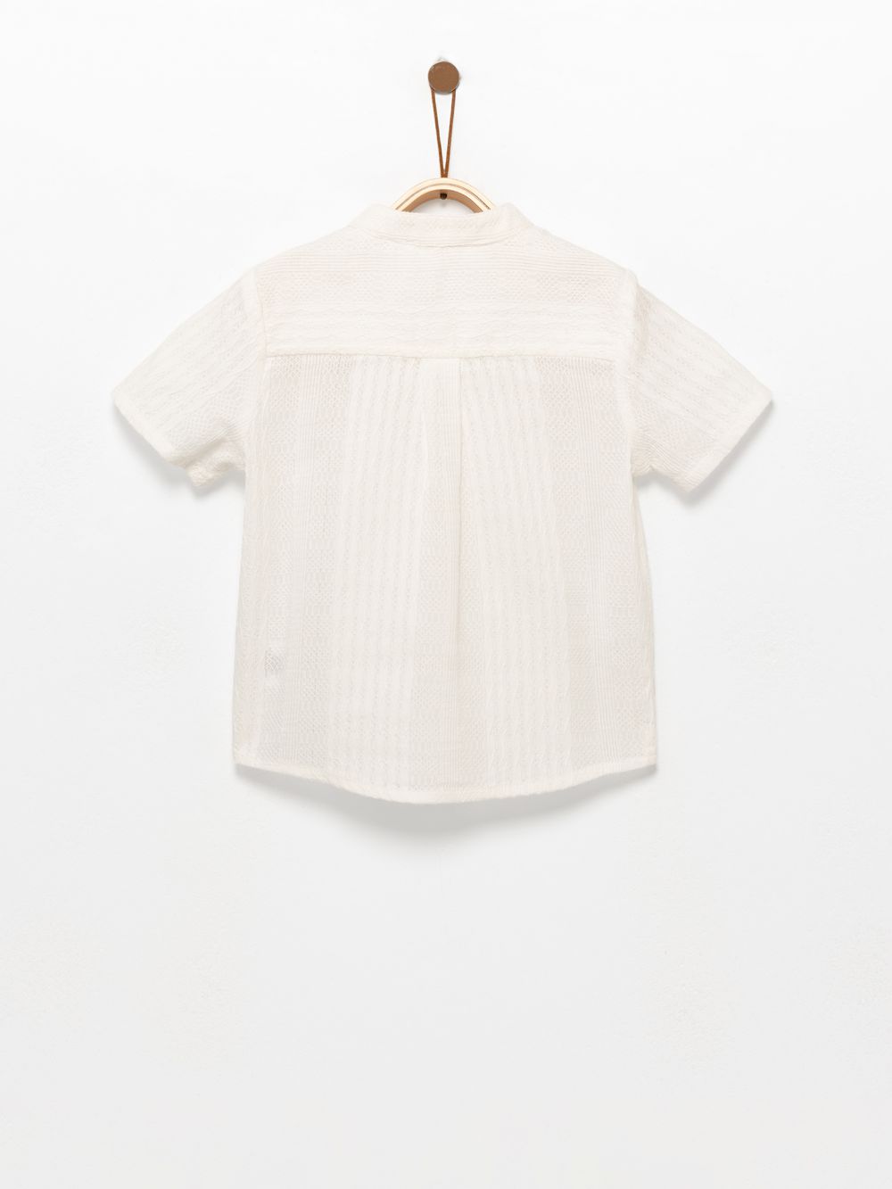 חולצה מכופתרת