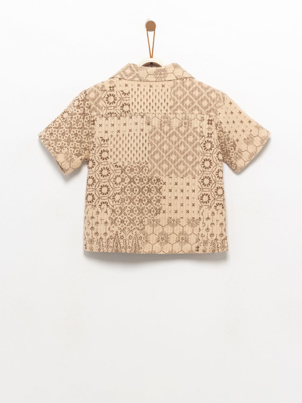 חולצה מכופתרת קצרה עם הדפס