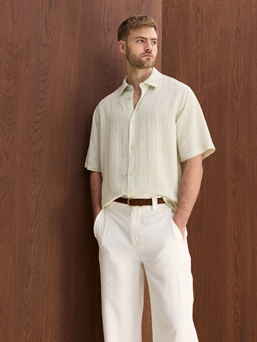 חולצה מכופתרת שרוול קצר