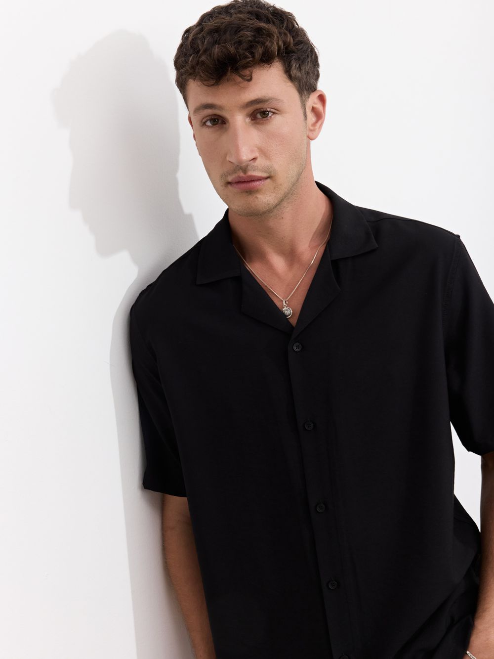 חולצת ריזורט עם טקסטורה