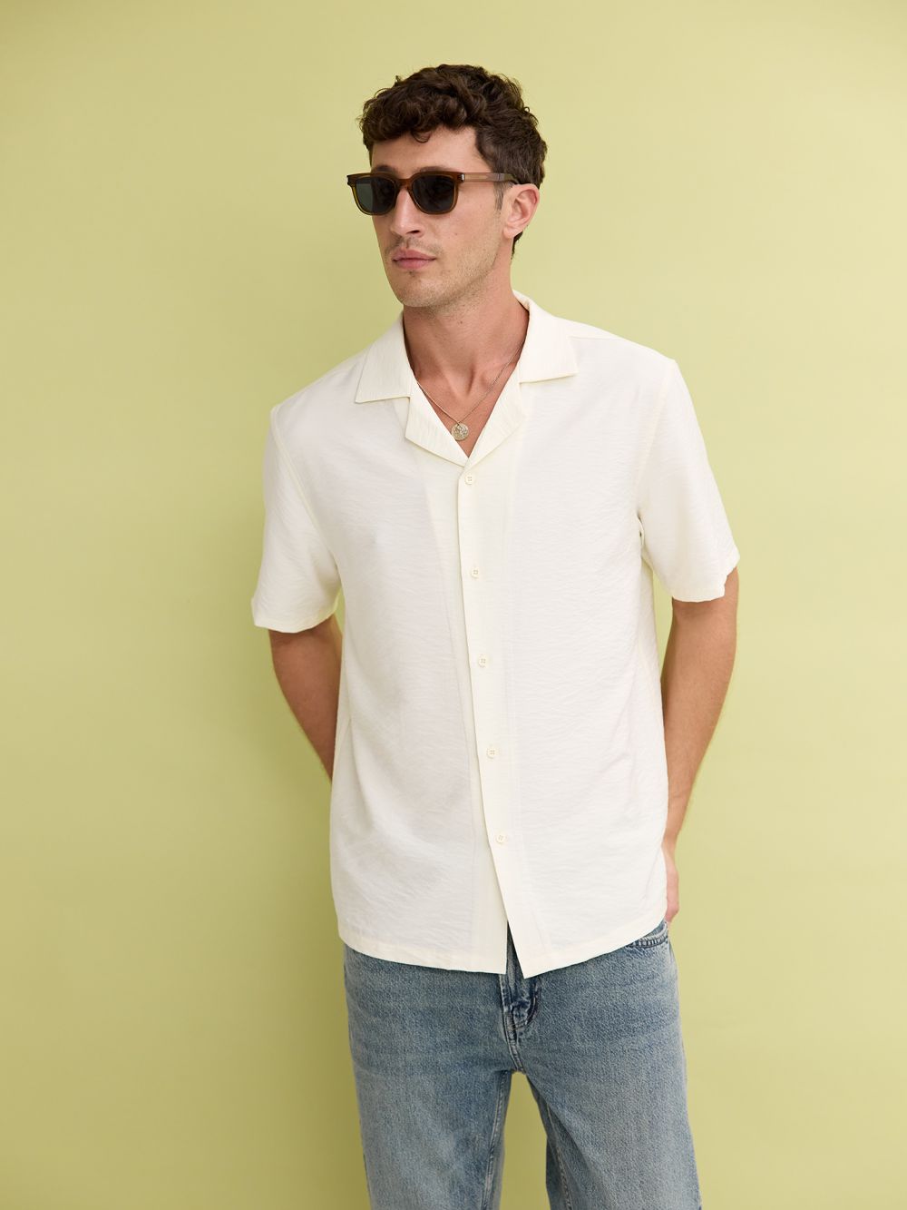 חולצת ריזורט עם טקסטורה