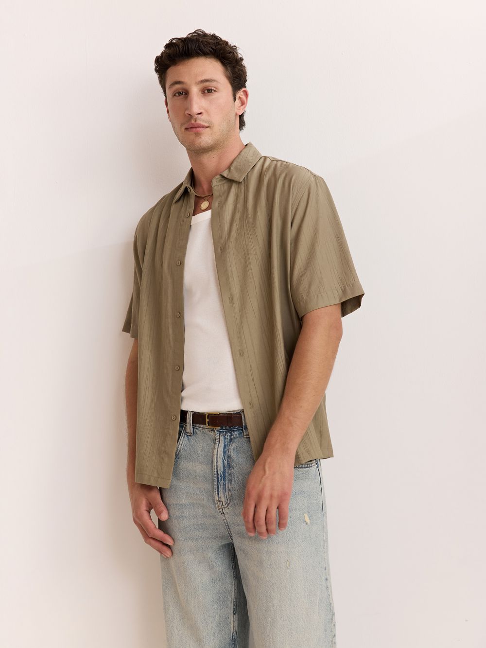 חולצה מכופתרת  עם טקסטורה