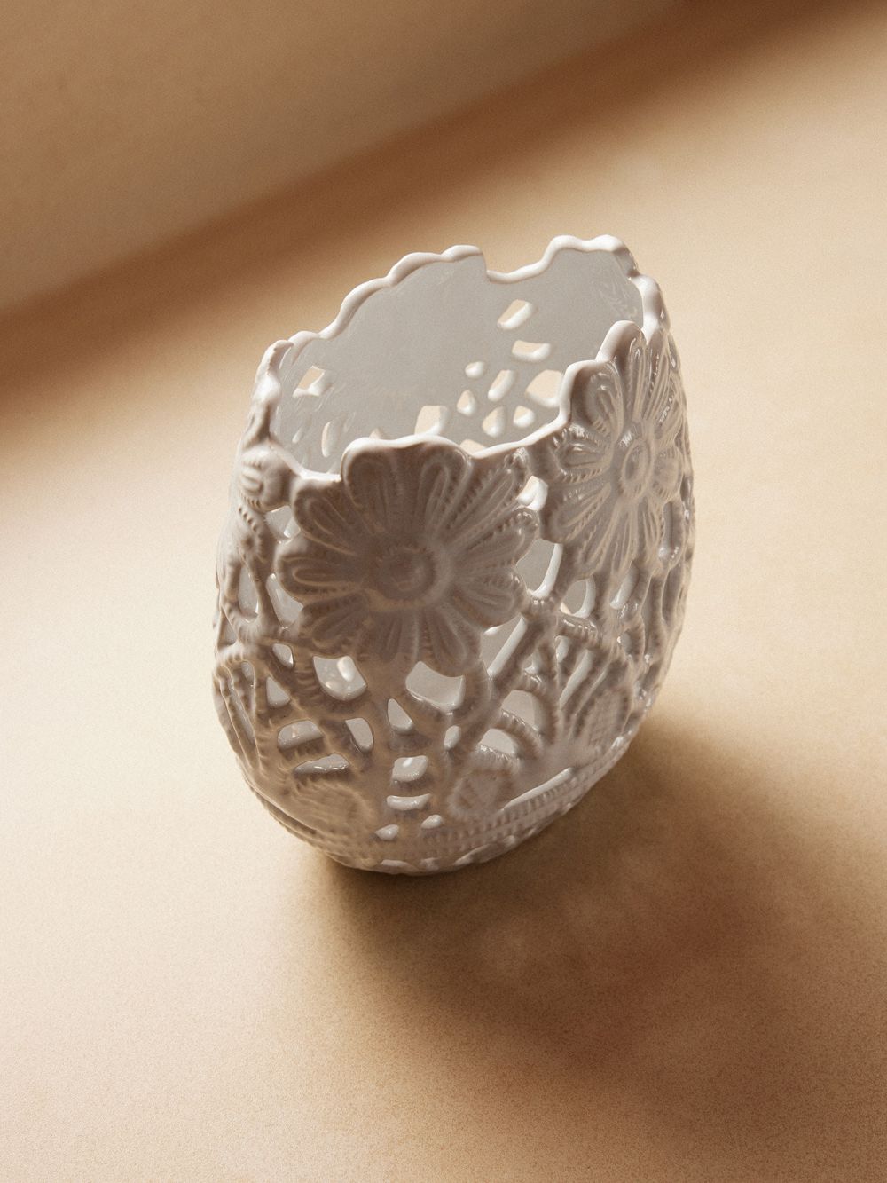 אגרטל קרמיקה תחרה 18X12.5CM