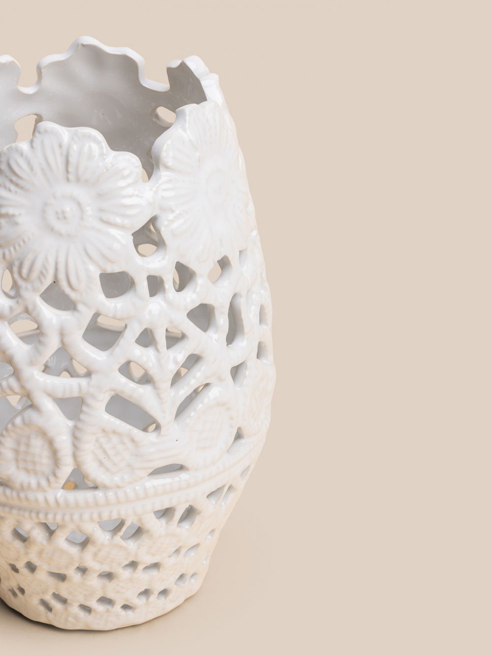 אגרטל קרמיקה תחרה 15.5X15.5X22.5CM