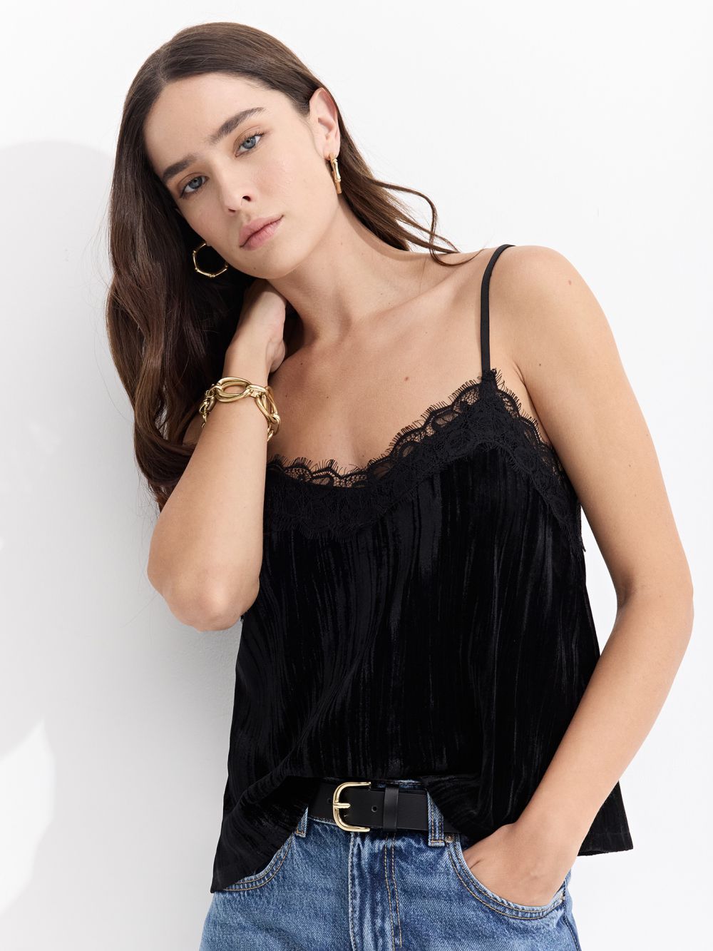 גופית קטיפה בשילוב תחרה