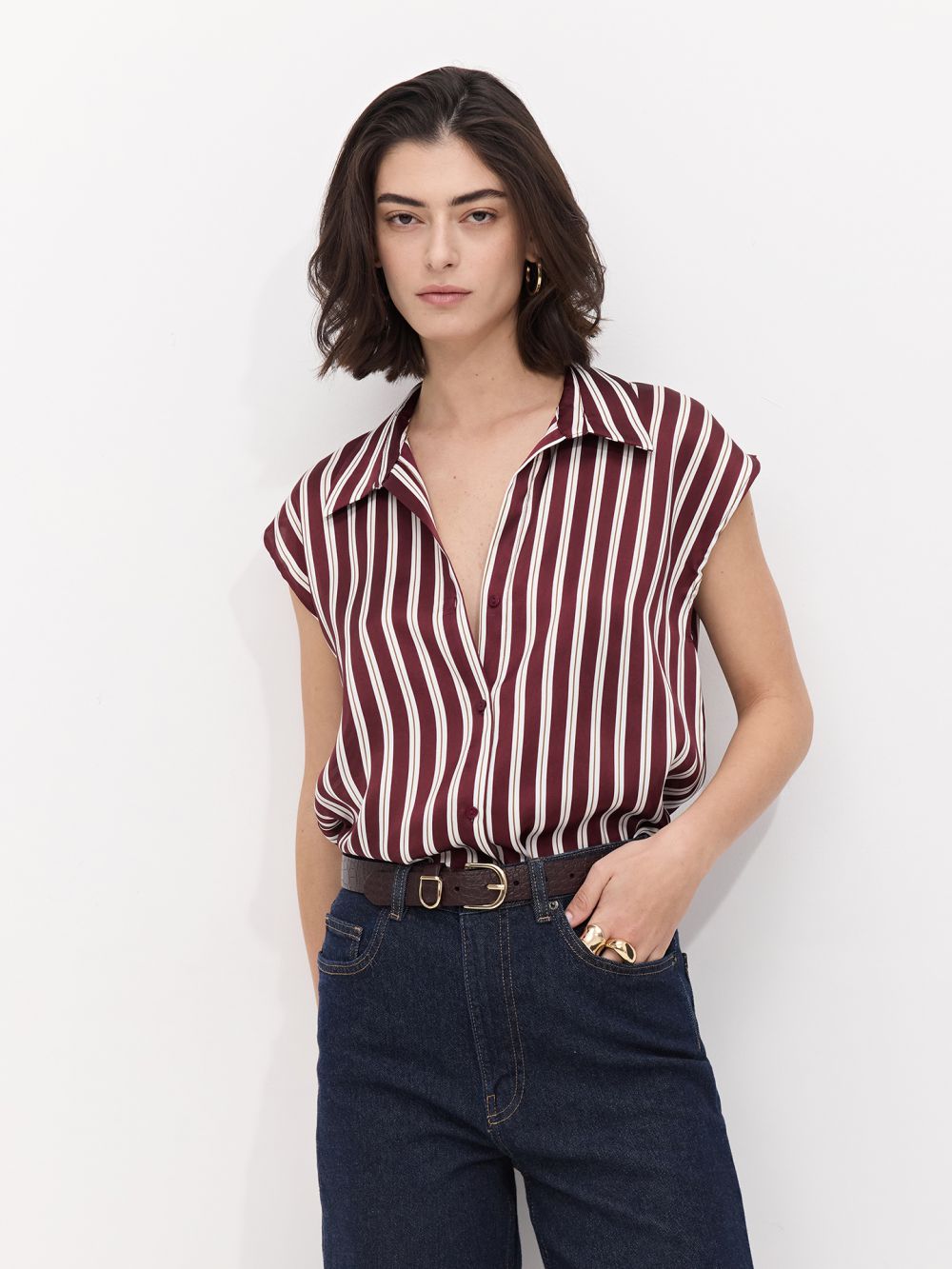 גופיית סאטן מכופתרת