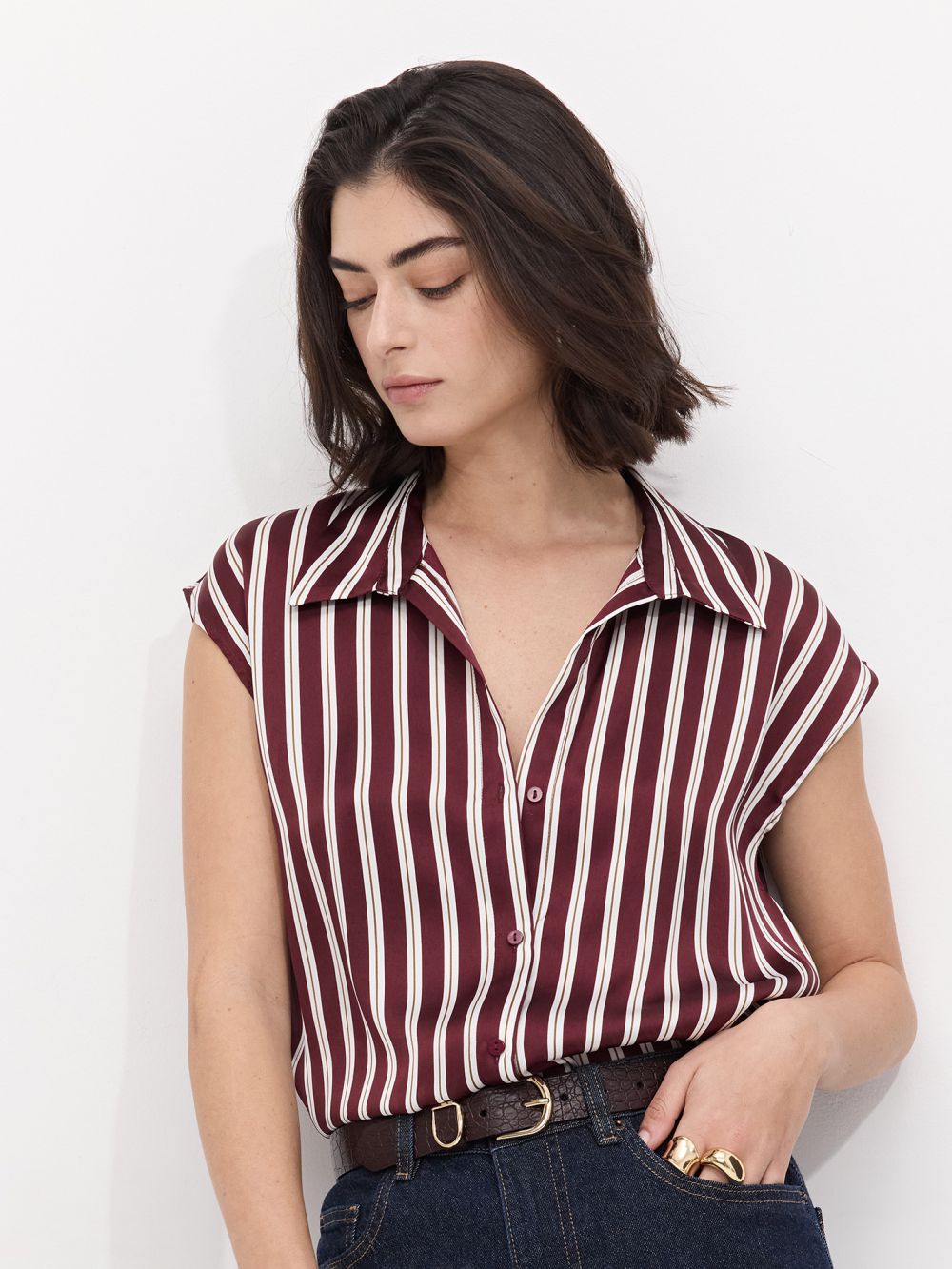 גופיית סאטן מכופתרת