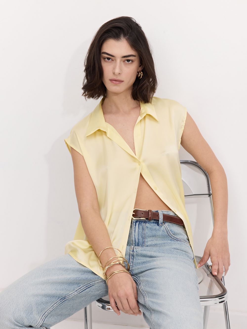 גופיית סאטן מכופתרת