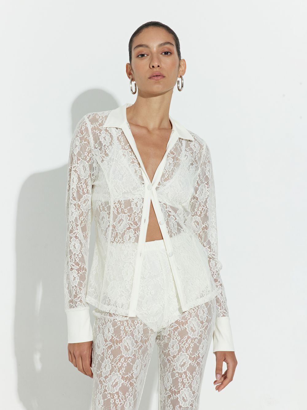 חולצה מכופתרת מתחרה