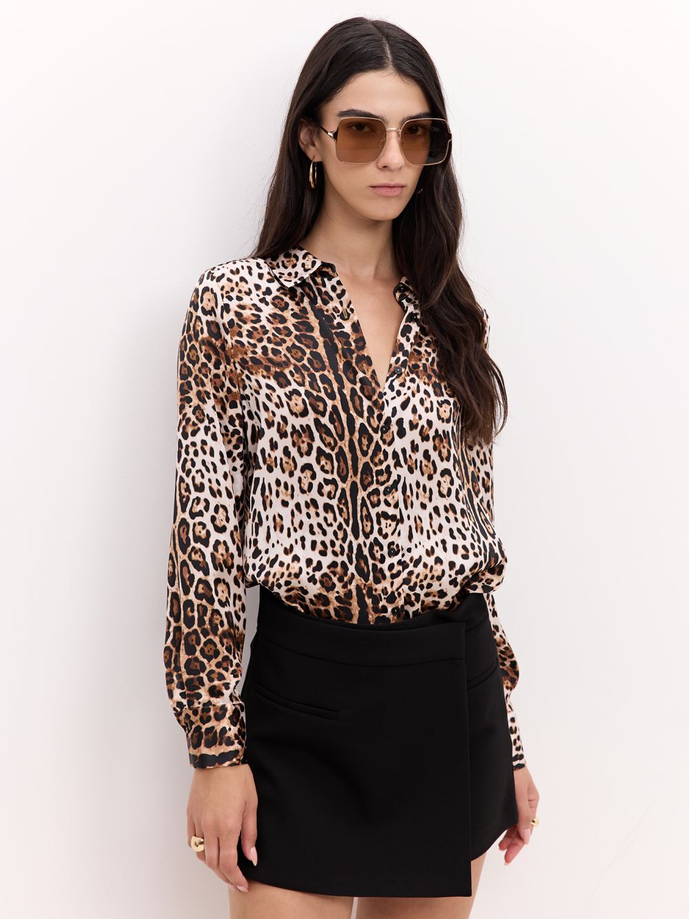 חולצת סאטן מכופתרת