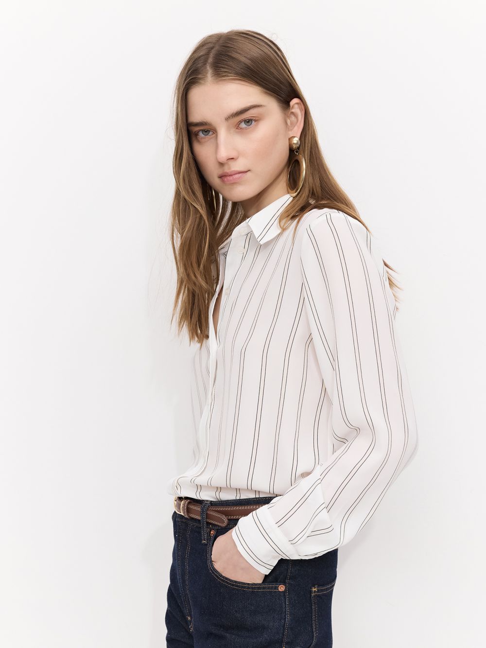 חולצה מכופתרת