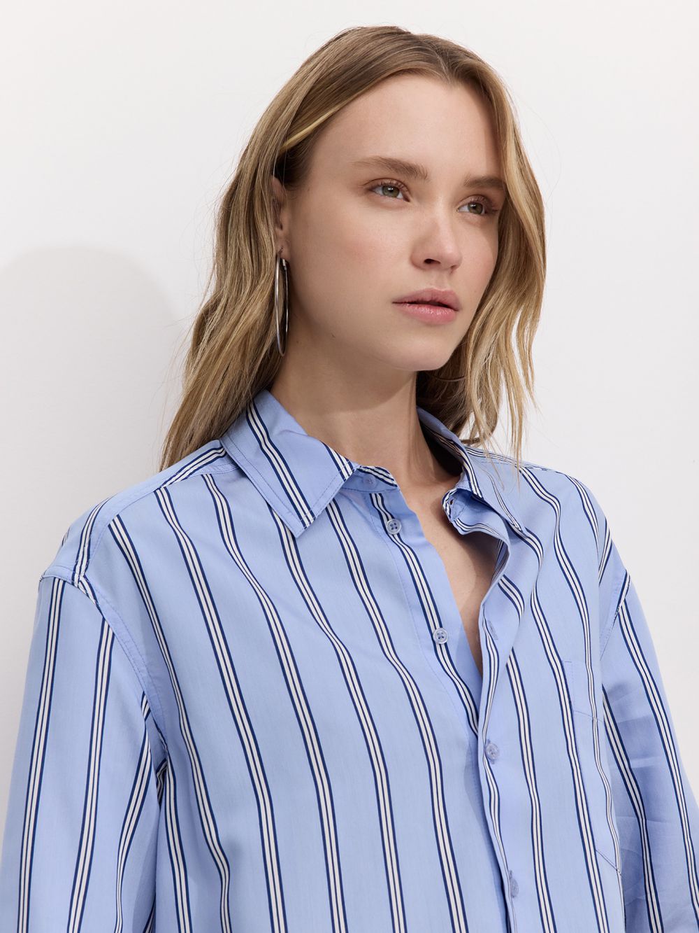 חולצת פסים מכופתרת