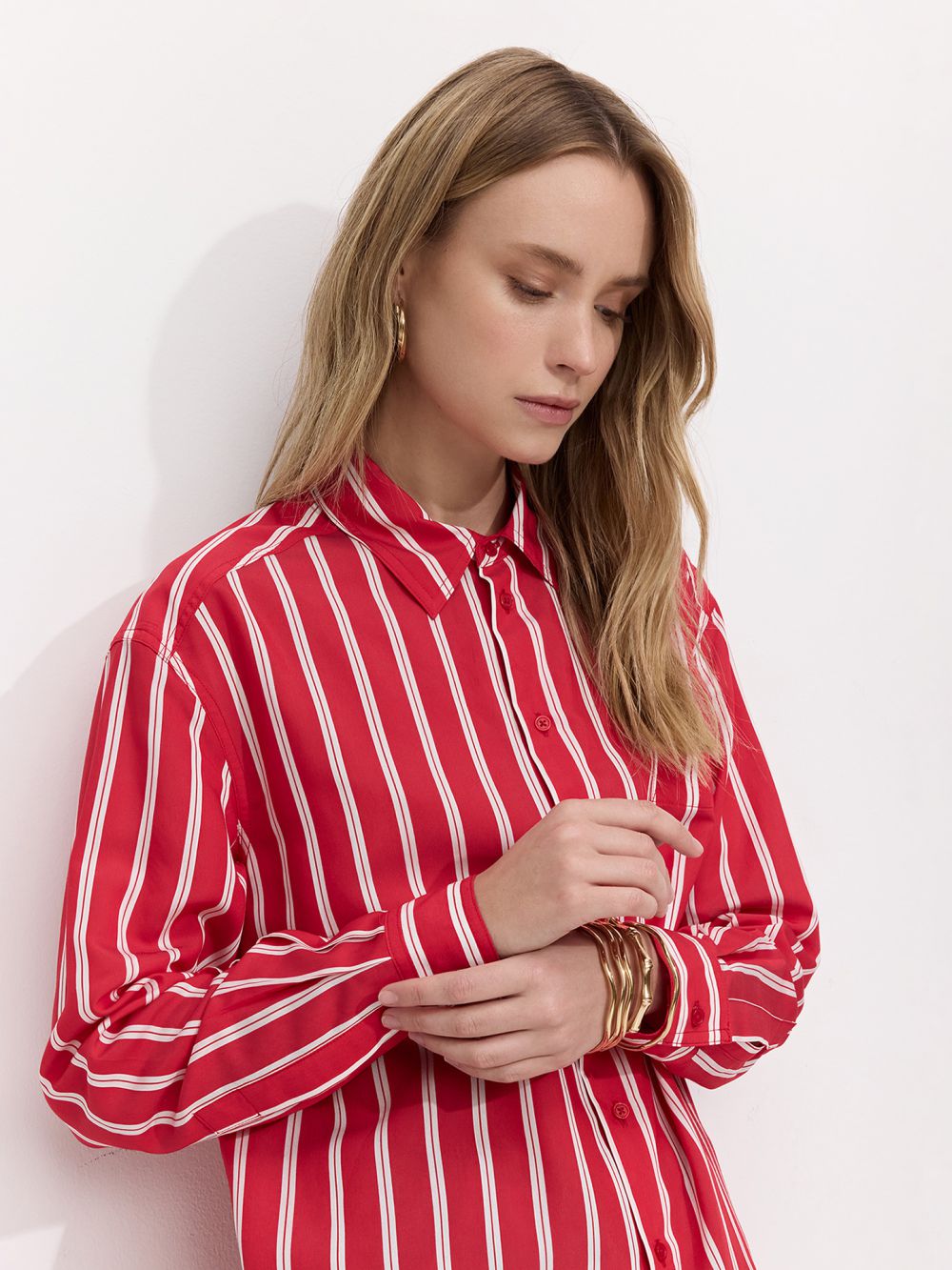 חולצת פסים מכופתרת