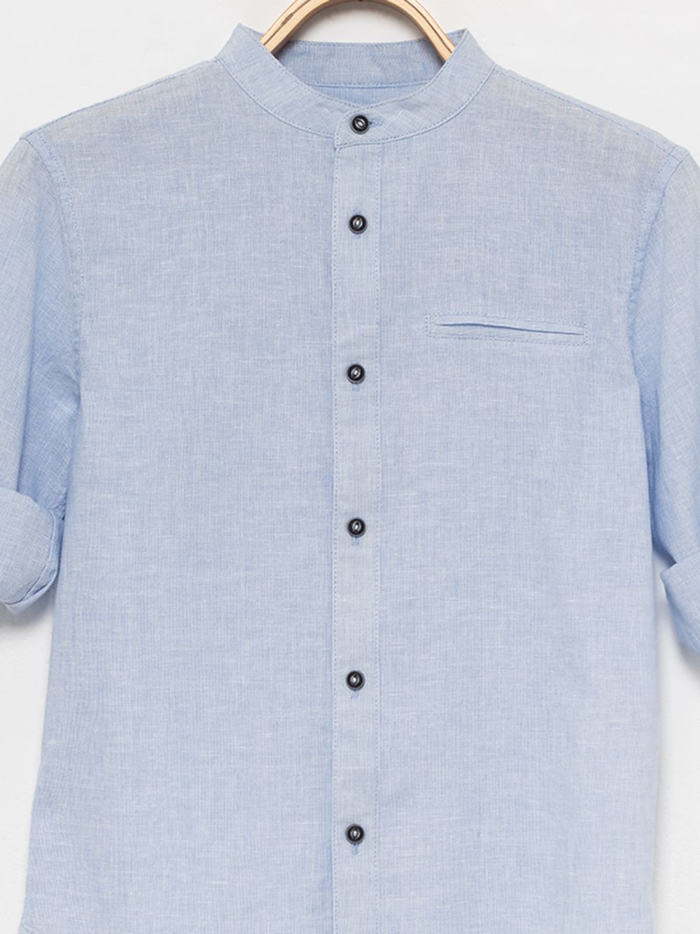 חולצה מכופתרת