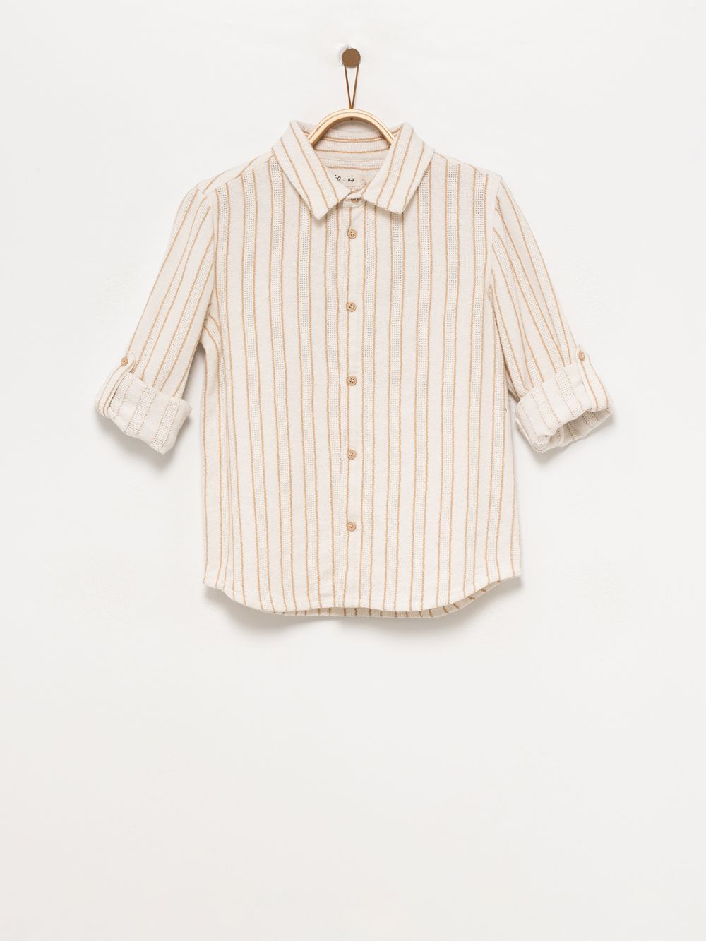 חולצת פסים מכופתרת