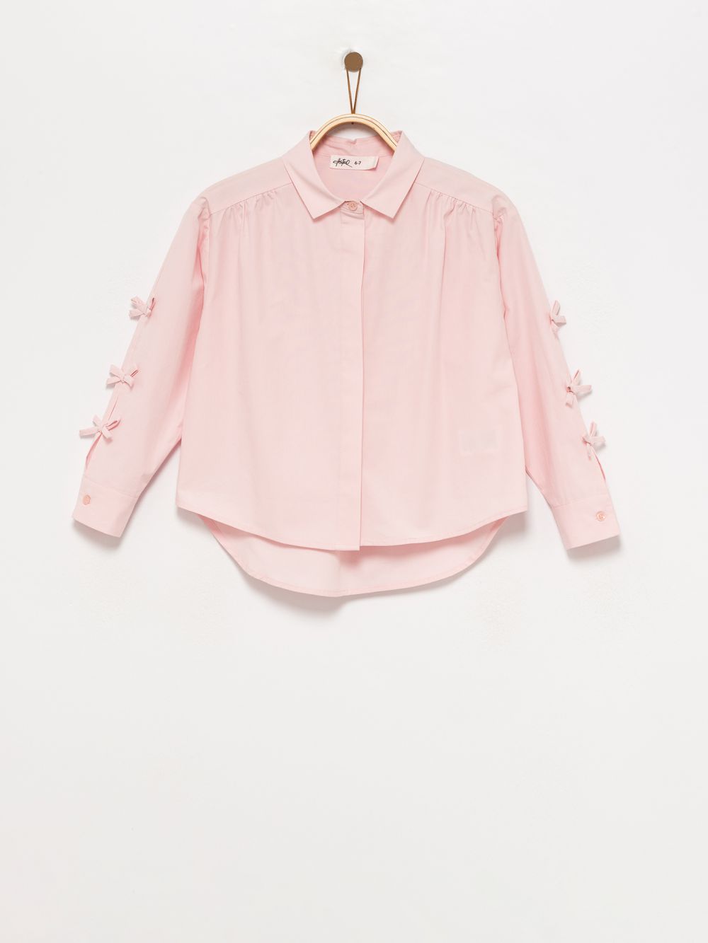 חולצה מכופתרת עם פפיונים