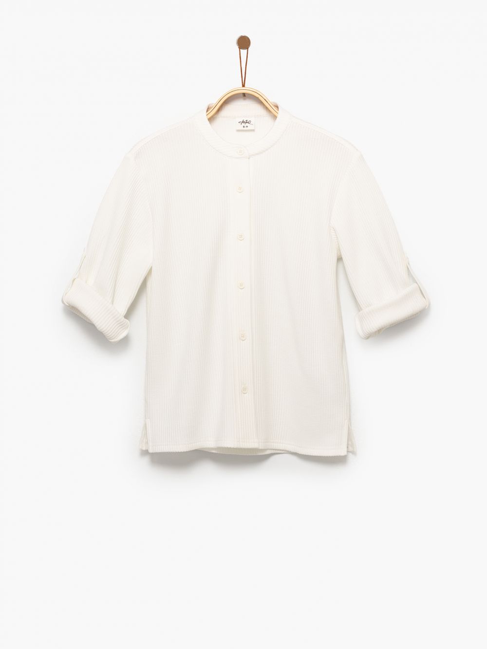 מכופתרת צווארון סיני