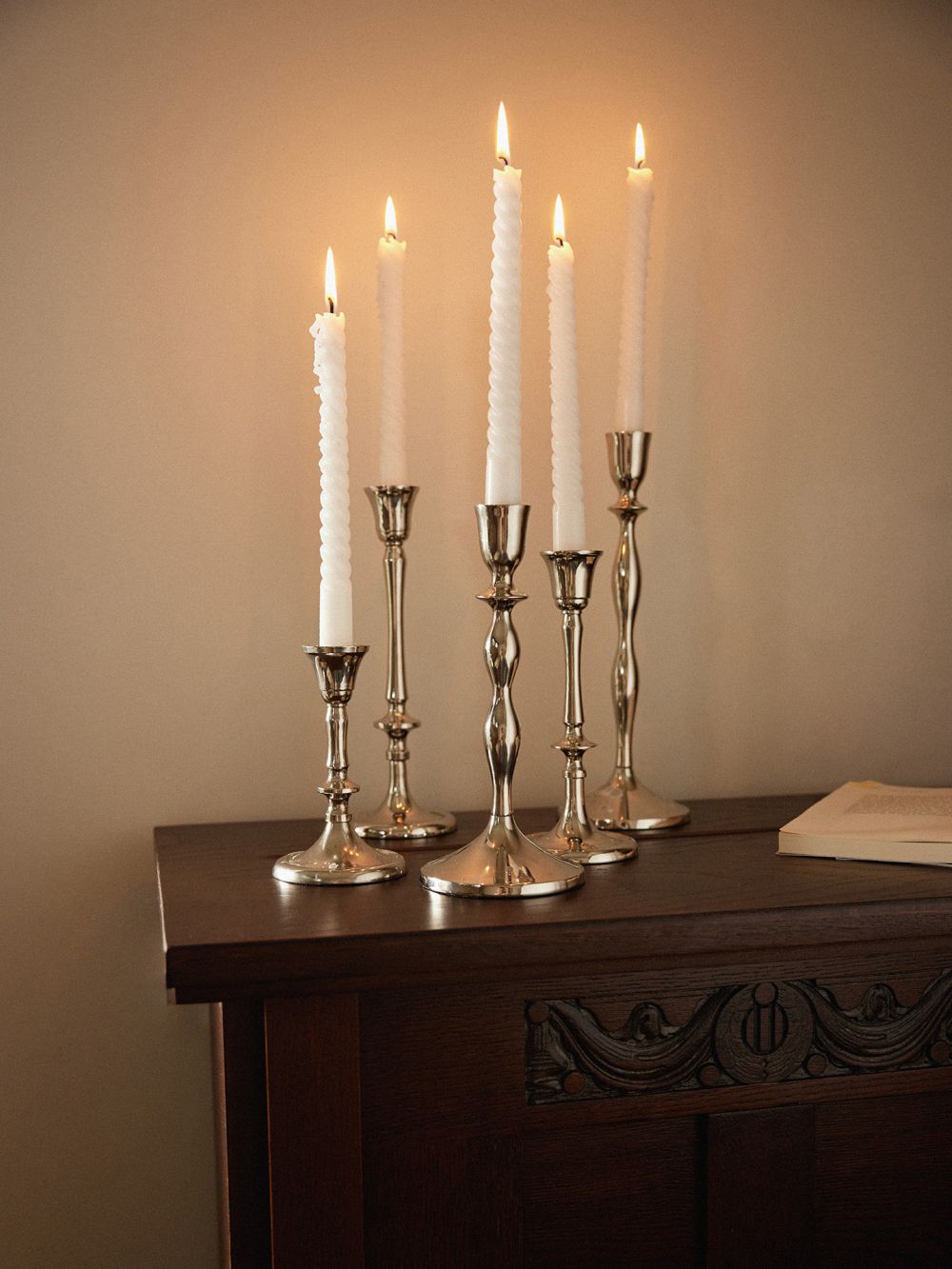 פמוט אלומיניום כסוף 36*32*25 ס”מ