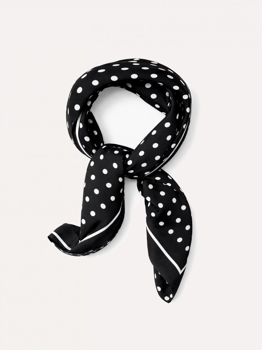 מטפחת בהדפס נקודות