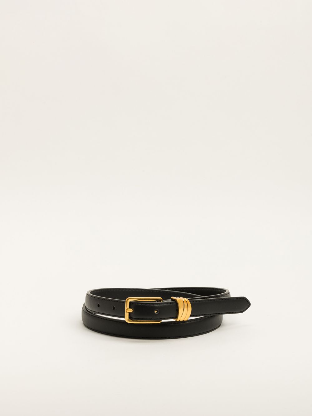 חגורה עם אבזם זהב