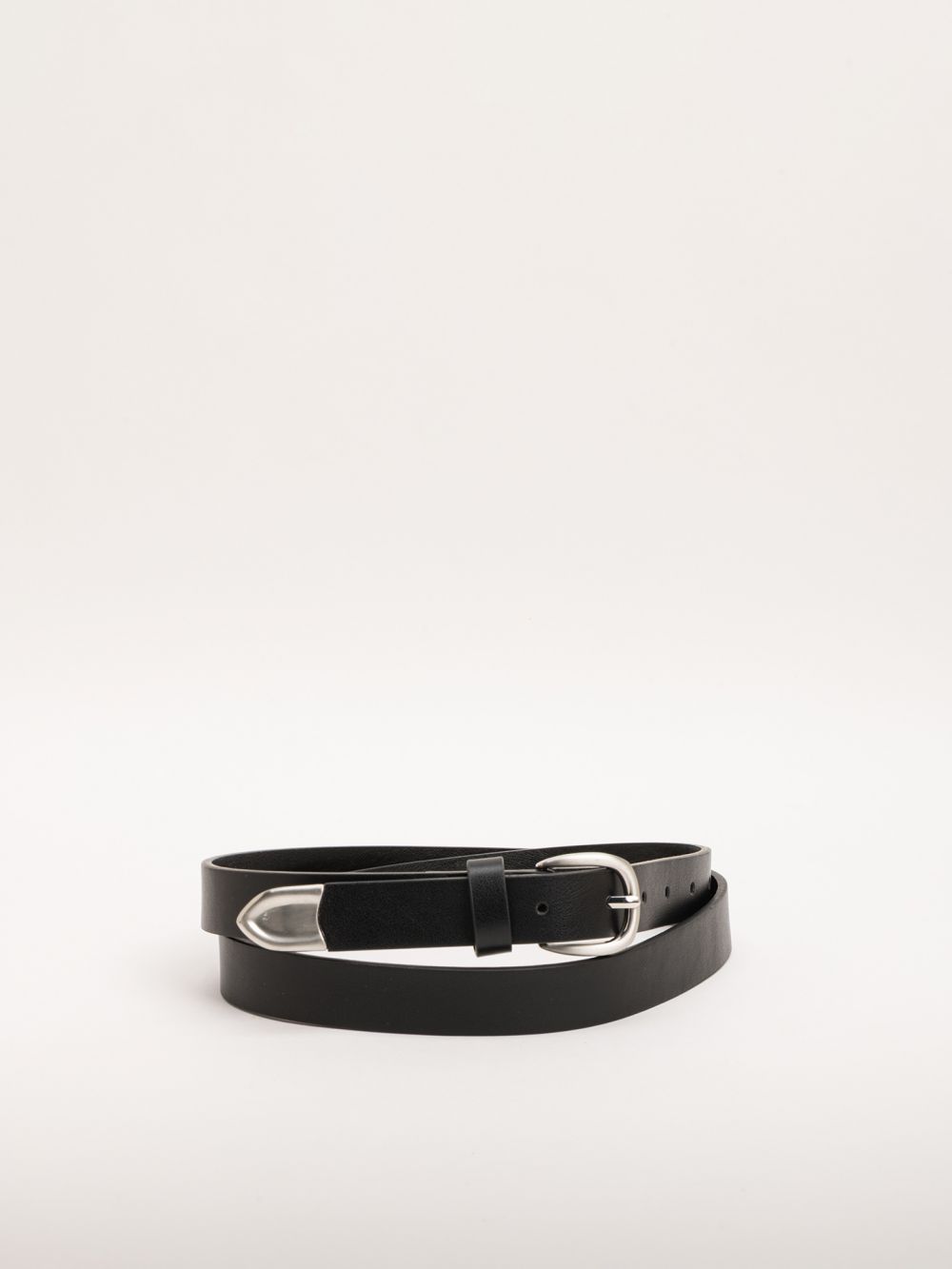 חגורה עם לולאה מטאלית