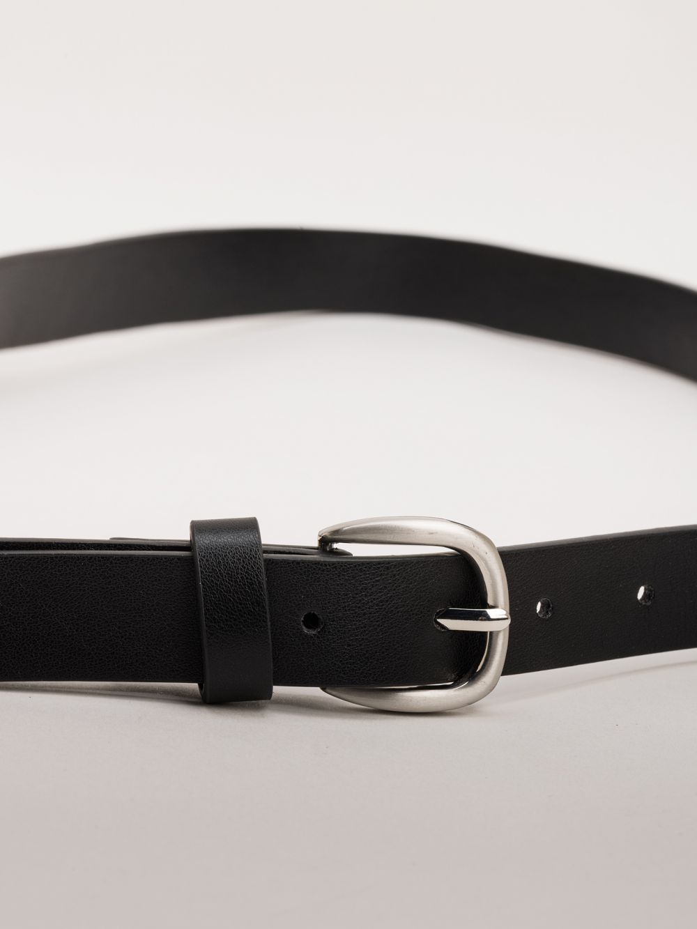 חגורה עם לולאה מטאלית