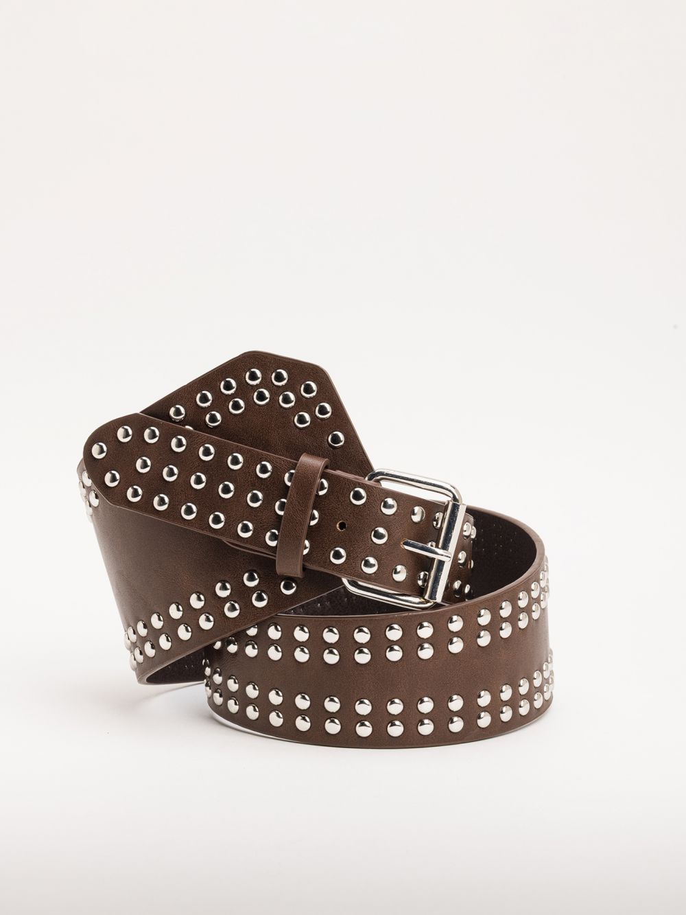 חגורה עם ניטים רחבה