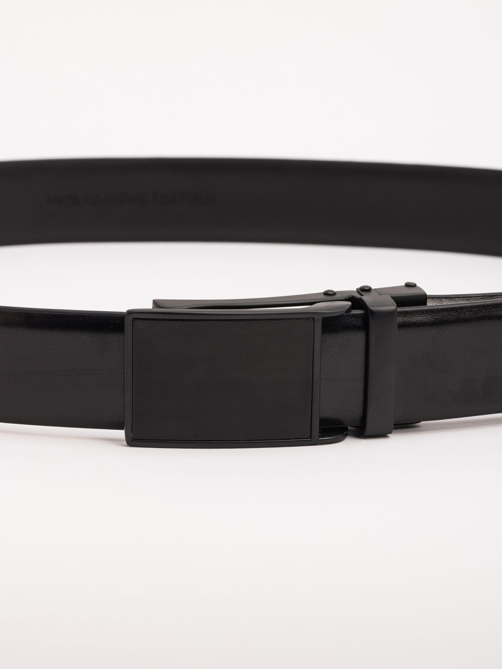 חגורת עור אלגנטית