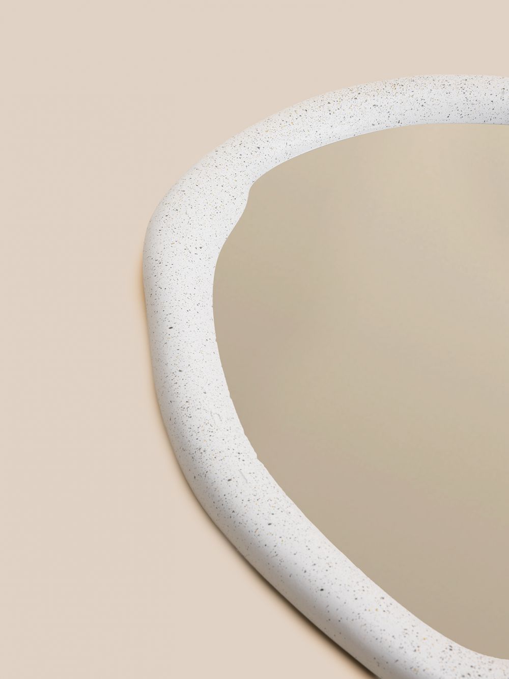 מראה אמורפית 36.5X45CM