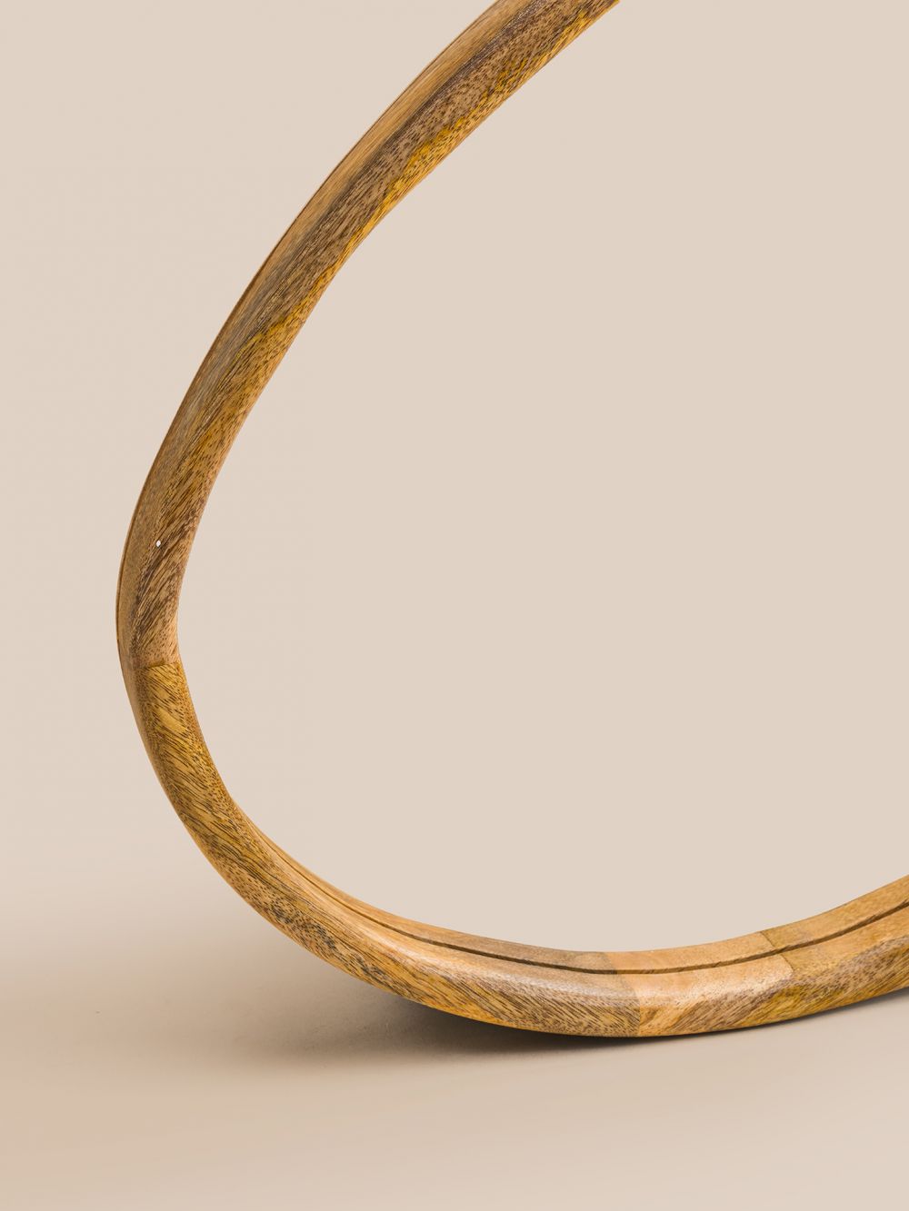 מראת עץ אמורפית 43*44 סמ