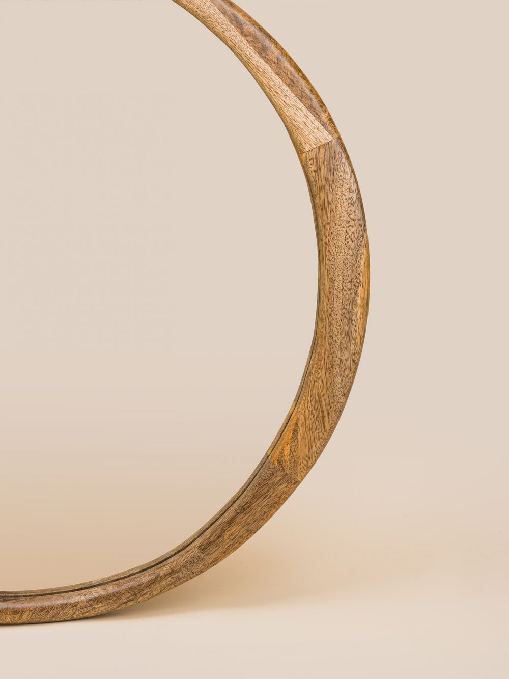 מראה עץ עגולה 65 ס”מ מסגרת מנגו